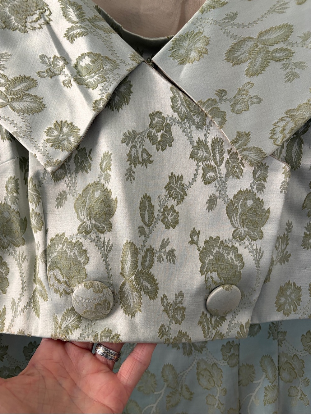 Elegant Vintage 50-60s Olive Jacquard Two-Piece Dress with Wide Collar - Picture 2 of 12